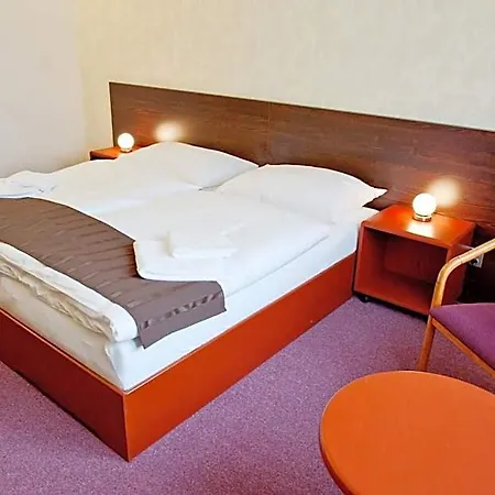 Hotel Vir 3*