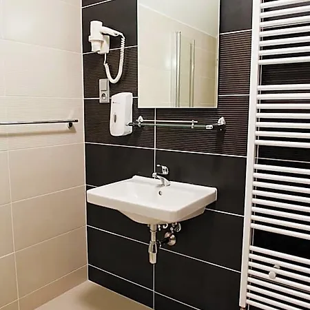 Hotel Vir 3*
