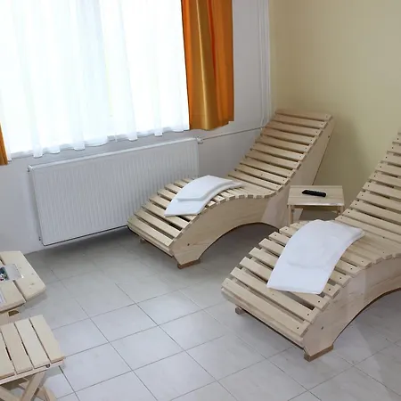 Szálloda Hotel Vir