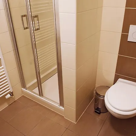 Hotel Vir Szálloda 3*