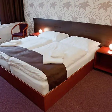 Hotel Hotel Vír