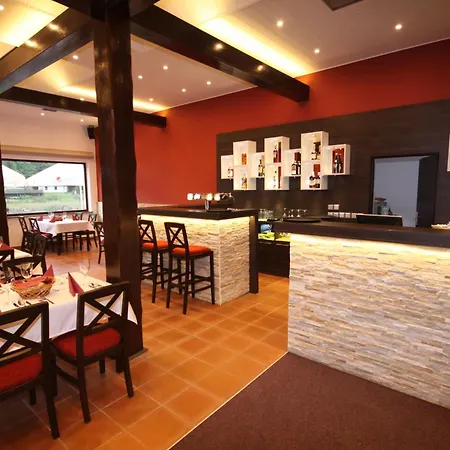 Hotel Vír 3*