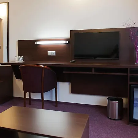 ホテル Hotel Vir 3*