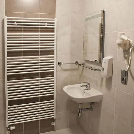 Hotel Hotel Vír 3*