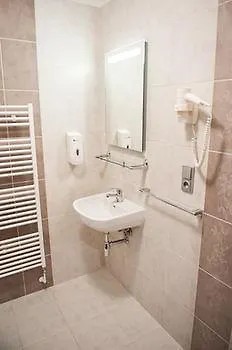 Hotel Vir ホテル
